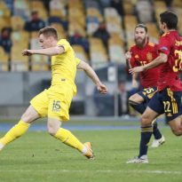 Eurosport: Ukraine stun Spain in noisy stadium