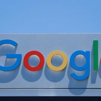 165 компаний из более чем 20 стран мира ополчились против Google
