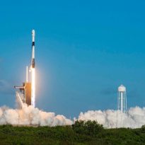 SpaceX запустила на орбиту еще 60 спутников Starlink (видео)