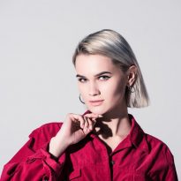 Названо модное платье, которое стало хитом среди блогеров