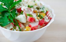 Крабовый салат: простые и изысканные рецепты