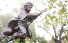 В Лондоне открыли первый в мире памятник Гарри Поттеру (фото)