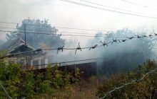 Пожары на Луганщине: в Станице Луганской горит вся улица, раздаются взрывы (фото)