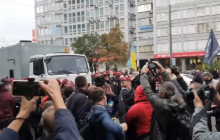 У поліції розповіли, чому застосували силу до активістів після суду щодо арешту музиканта Антоненка