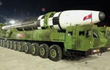 Северная Корея показала новую баллистическую ракету