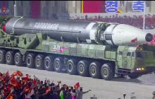 Показали "ракету-монстра": Северная Корея провела помпезный парад (фоторепортаж, видео)