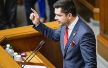Нардеп від "Слуги народу" вирішив подати до суду на колегу по фракції через пост у Facebook