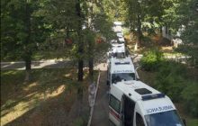 Коронавірус у Києві: в мережі показали нову чергу зі "швидких" біля лікарні (фото)