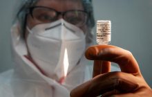 Росія поширює брехню про оксфордську вакцину від COVID-19, щоб продати свою – Британія