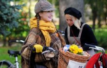 З чаєм та на велосипедах: як у Києві пройшов осінній "Ретро круїз" (фоторепортаж)