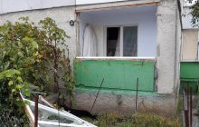 На Хмельниччині у багатоповерхівці прогримів вибух: в поліції розповіли подробиці (фото, відео)