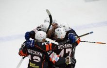 Донбас не зміг захистити титул: визначився чемпіон Української хокейної ліги (відео)
