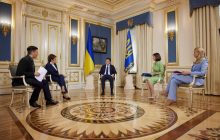 Зеленський дав інтерв’ю українським телеканалам: його покажуть вже сьогодні (фото)