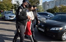 Суд наказал активистку Femen, которая задрала юбку перед Зеленским