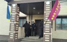На Сумщині поліція припинила «голосування» на фейковій виборчій дільниці (фото)