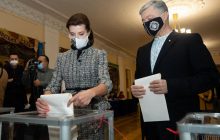 Сімейний підряд. Навіщо дружини політиків ідуть на вибори