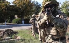 У ЗСУ показали, як військові тренуються знешкоджувати диверсантів на кордоні з окупованим Кримом (відео)