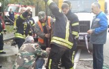 В Киеве во время работ на коллекторе произошла утечка газа: есть пострадавшие (фото)