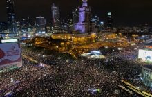 У Варшаві десятки тисяч людей мітингують проти заборони на аборти (фоторепортаж)