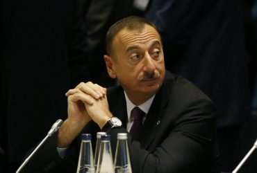 Президент Азербайджана обвинил Россию в аварии самолета, выполнявшего рейс в Грозный