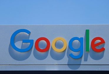 Минюст США подал в суд на Google