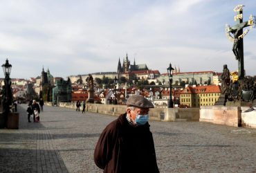 COVID-19 буде звичайною хворобою: Чехія скасує всі антикоронавірусні обмеження