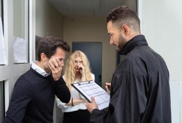 Колектори тероризують українців: фахівці пояснили, як зупинити потік дзвінків і погроз (відео)