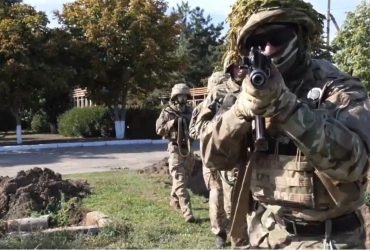 У ЗСУ показали, як військові тренуються знешкоджувати диверсантів на кордоні з окупованим Кримом (відео)