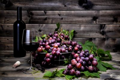 Домашние вино из чёрной смородины
