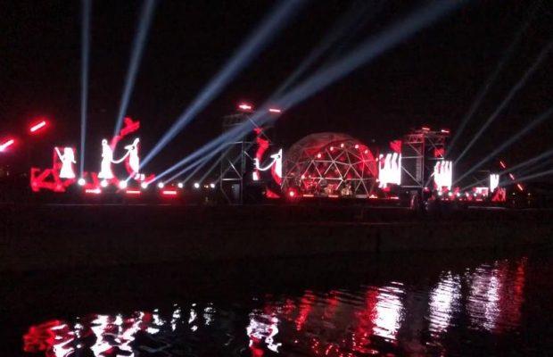 Концерт з баржі та смартфон-опера: як пройшов фестиваль сучасного мистецтва ГогольFest у Дніпрі (відео)