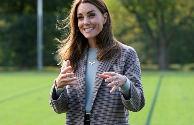 Кейт Міддлтон в елегантному аутфіті справила фурор на зустрічі в Лондоні (фото)