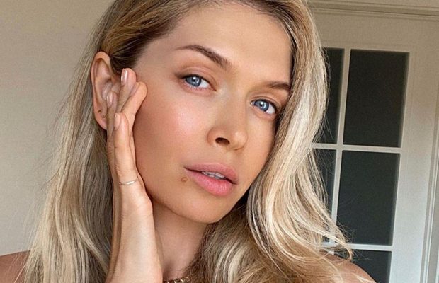 "Найсолодший сон": Віра Брежнєва подражнила фанатів фото в купальнику