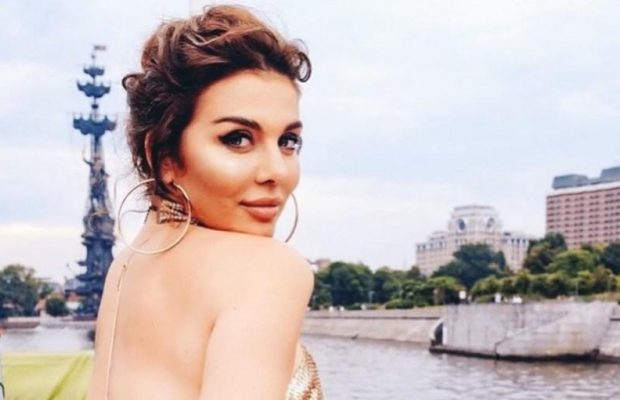 "Скрасят вечер": украинская певица составила топ сериалов на любой вкус