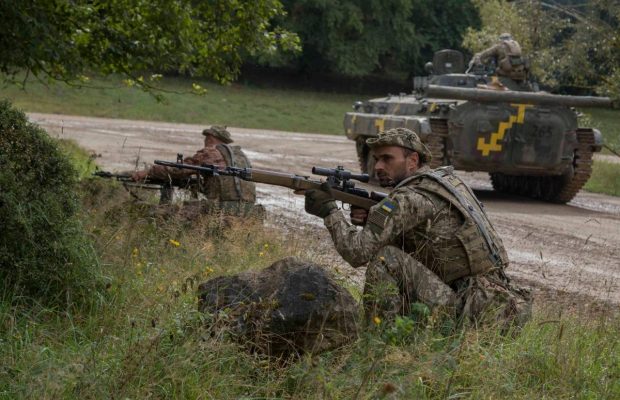 З Днем захисника України – красиві листівки та найліпші привітання у віршах і прозі