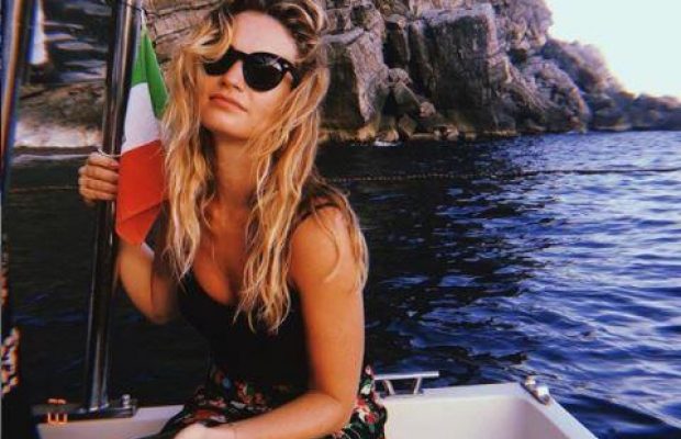 Актрису Лілі Джеймс "застукали" за поцілунками з одруженим партнером за фільмом Домініком Вестом