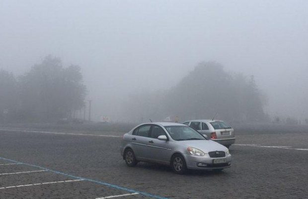 Сильний туман у Харкові не дозволяє літакам сідати: авіарейси затримуються