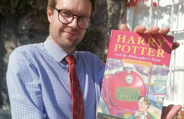 Перше видання книги про Гаррі Поттера продали на аукціоні (фото)