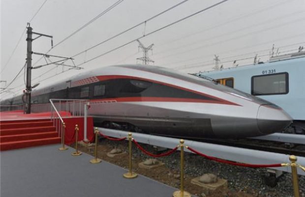 У Китаї випробували швидкісний поїзд для широкої колії