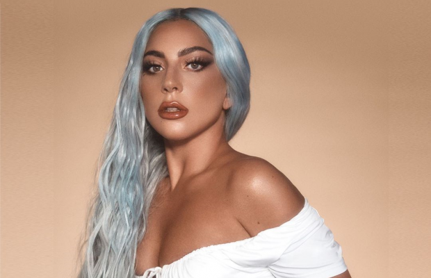 Леді Гага прийшла на президентські вибори без штанів (відео)