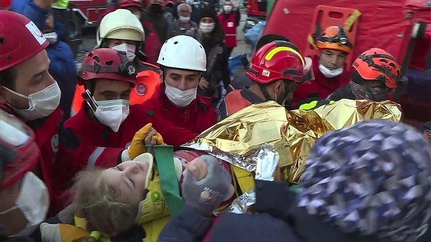 Сім'я дівчинки назвала порятунок дитини дивом / фото Анадолу Сім'я дівчинки назвала порятунок дитини дивом / фото Анадолу