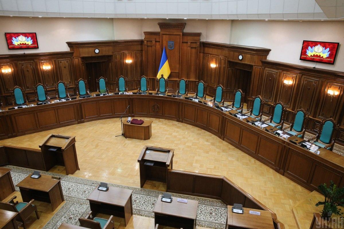 Якщо Конституційний суд визнає, що українці можуть мати одне-єдине громадянство, то закон про мультигромадянство втратить сенс / фото УНІАН, Володимир Гонтар