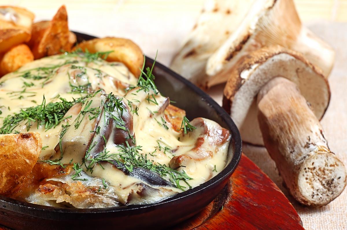 Как вкусно приготовить картошку с грибами / фото ua.depositphotos.com