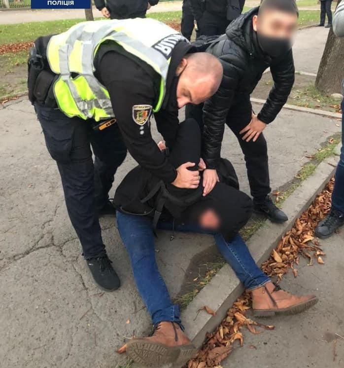 Поліція по гарячих слідах затримала злочинця \ Патрульна поліція України Поліція по гарячих слідах затримала злочинця \ Патрульна поліція України