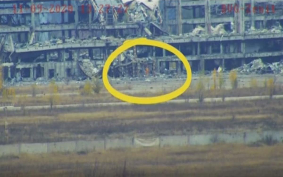 На записі видно іскри від різання металу / скріншот з відео На записі видно іскри від різання металу / скріншот з відео