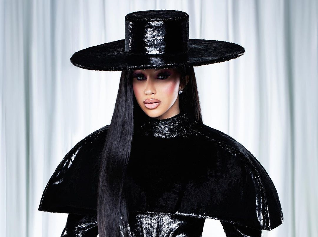 Карди Би эпатирует публику / instagram.com/iamcardib Карди Би эпатирует публику / instagram.com/iamcardib