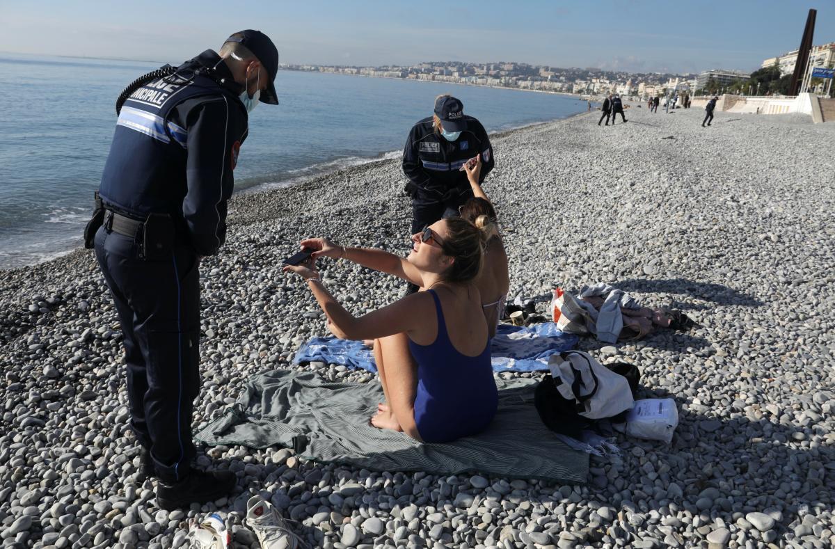 Коронавирусная полиция везде достанет французов / фото REUTERS