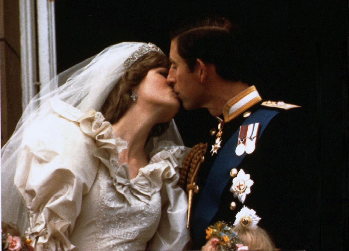 В 1981 году принц Чарльз сыграл свадьбу с Дианой Фрэнсис Спенсер / фото REUTERS В 1981 году принц Чарльз сыграл свадьбу с Дианой Фрэнсис Спенсер / фото REUTERS