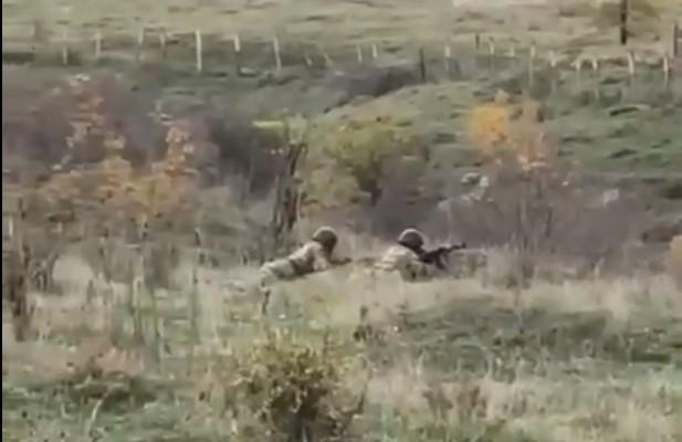 Журналистка опубликовала кадры окружения армянских солдат российскими оккупантами / скриншот из видео