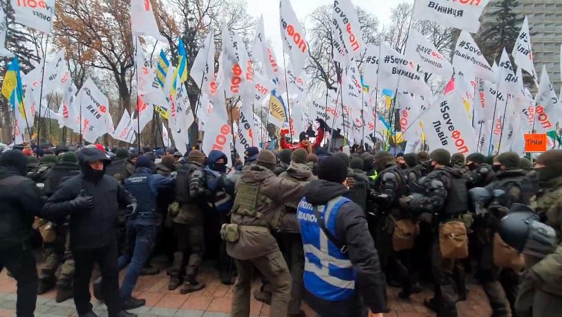 Протесты под Радой - ФОПы пытались прорваться в Раду: появилось видео / скриншот