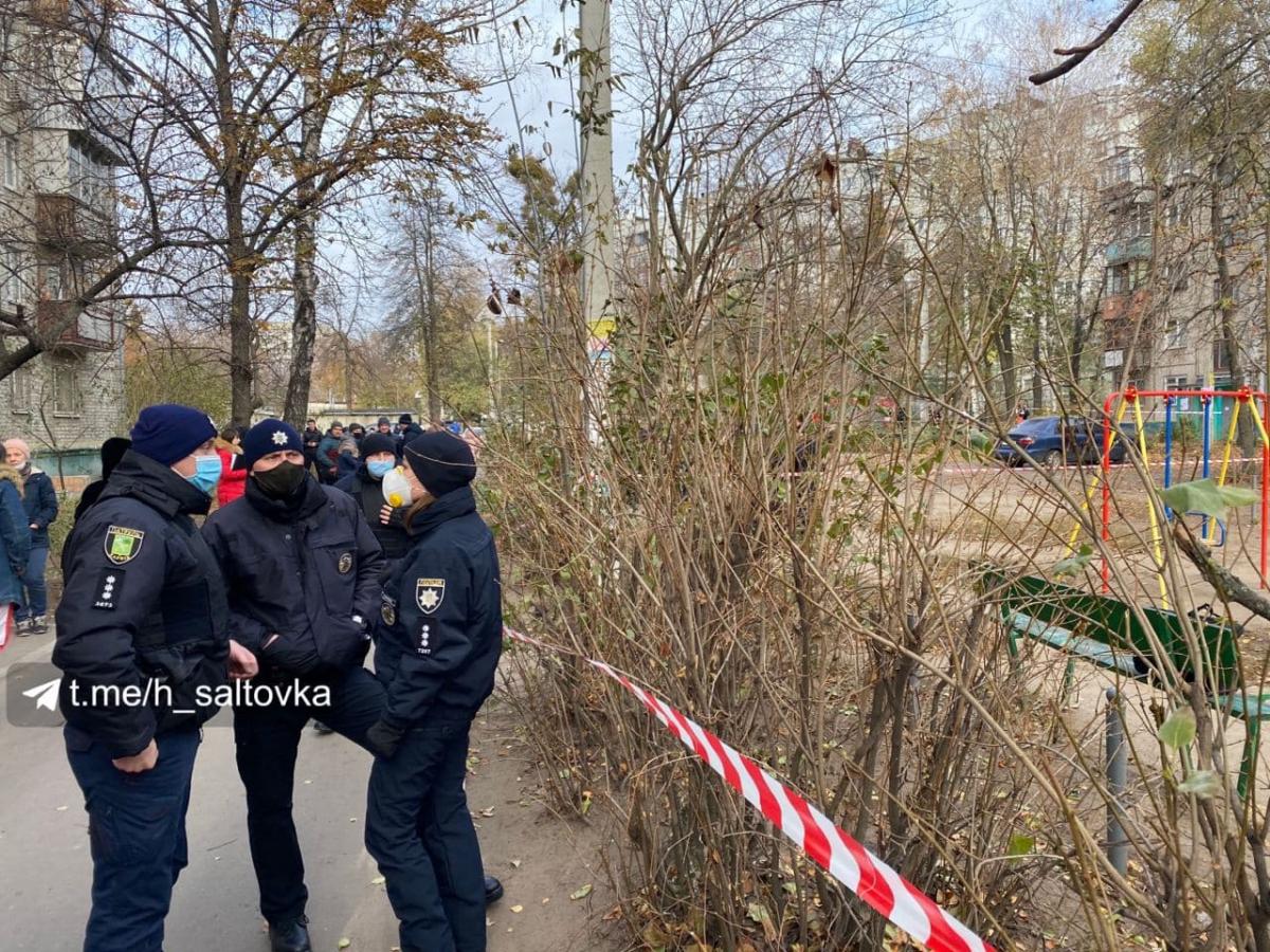 Вибух у Харкові - неадекват погрожував підірвати квартиру, але підірвався сам: відео 18+ / t.me/h_saltovka Вибух у Харкові - неадекват погрожував підірвати квартиру, але підірвався сам: відео 18+ / t.me/h_saltovka